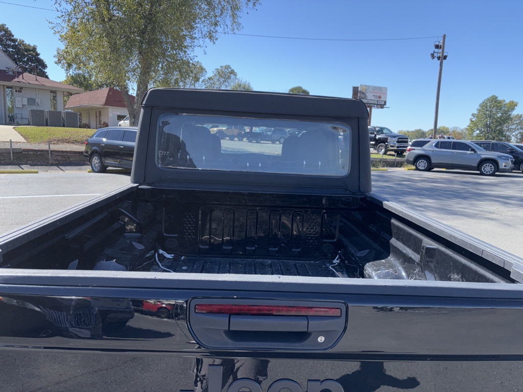 2023 Jeep Gladiator Sport photo 3