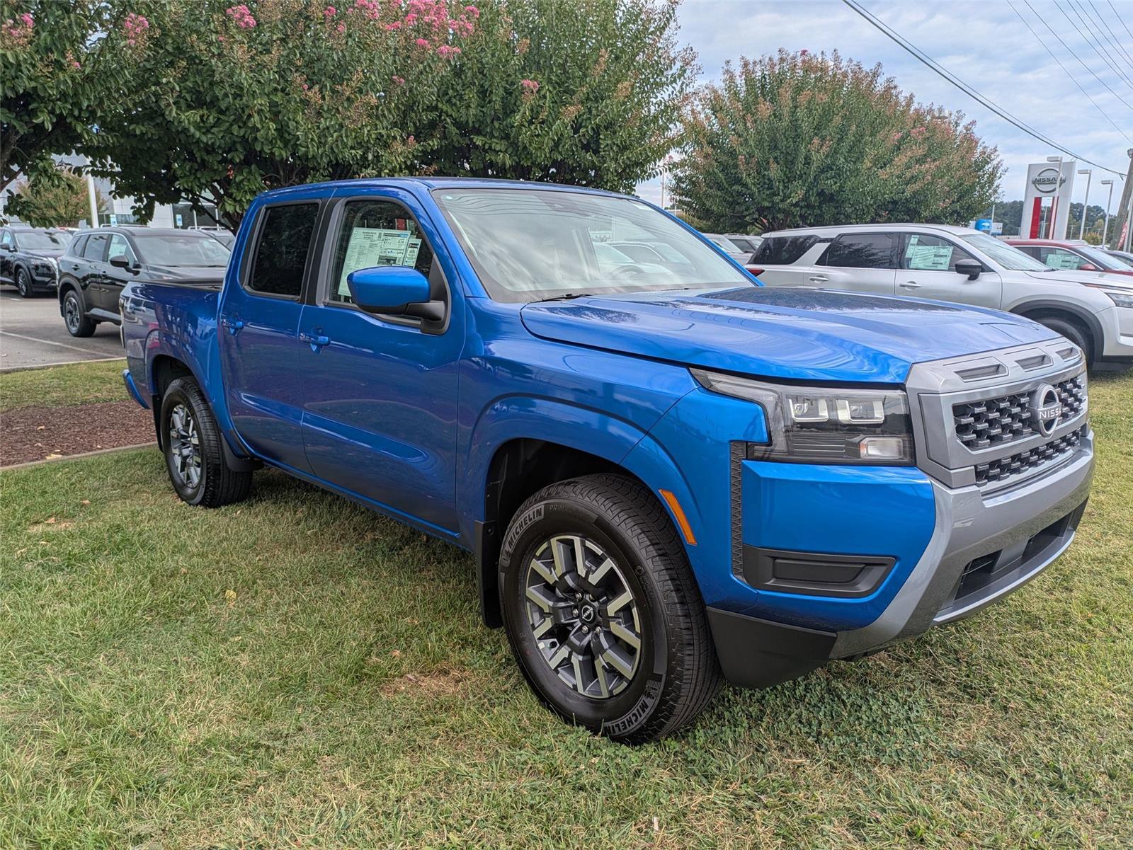 2026 Nissan Frontier SV photo 2