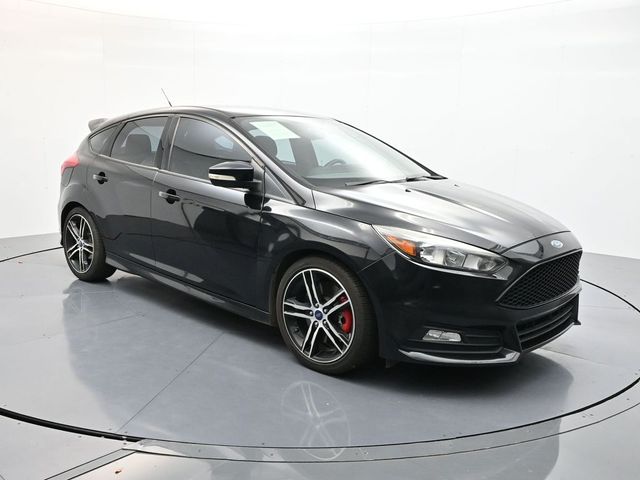 2018 Ford Focus ST photo 2
