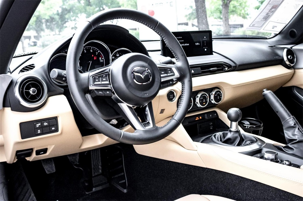 2025 Mazda MX-5 Miata Miata Grand Touring photo 12