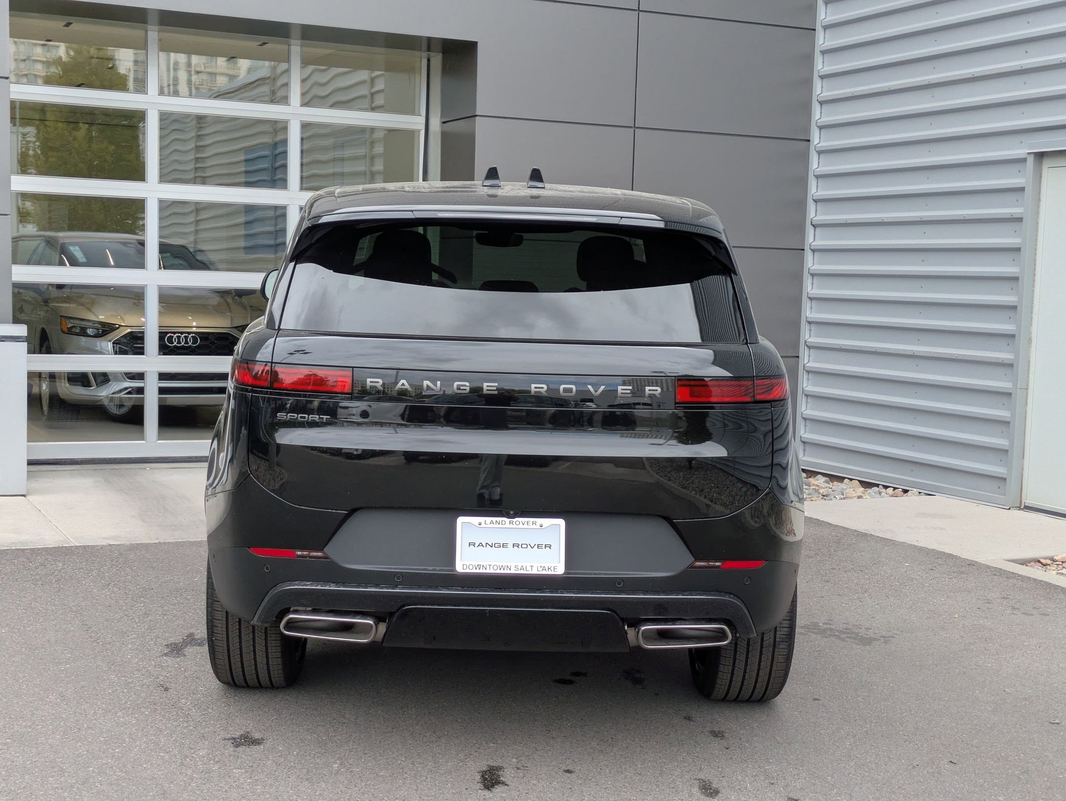 2025 Land Rover Range Rover Sport SE photo 4