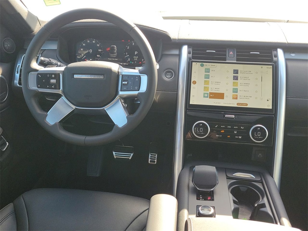 2025 Land Rover Discovery SE photo 19