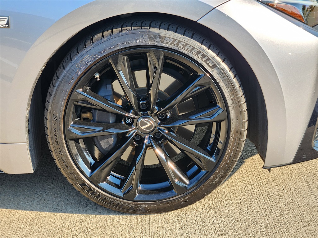 2021 Lexus IS 350 F SPORT photo 10