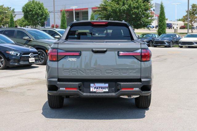 New 2025 Gray Hyundai SEL Activity FWD image 4