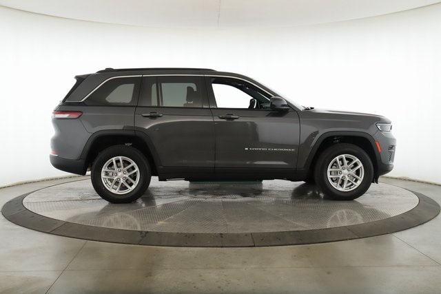 2025 Jeep Grand Cherokee Laredo X photo 10