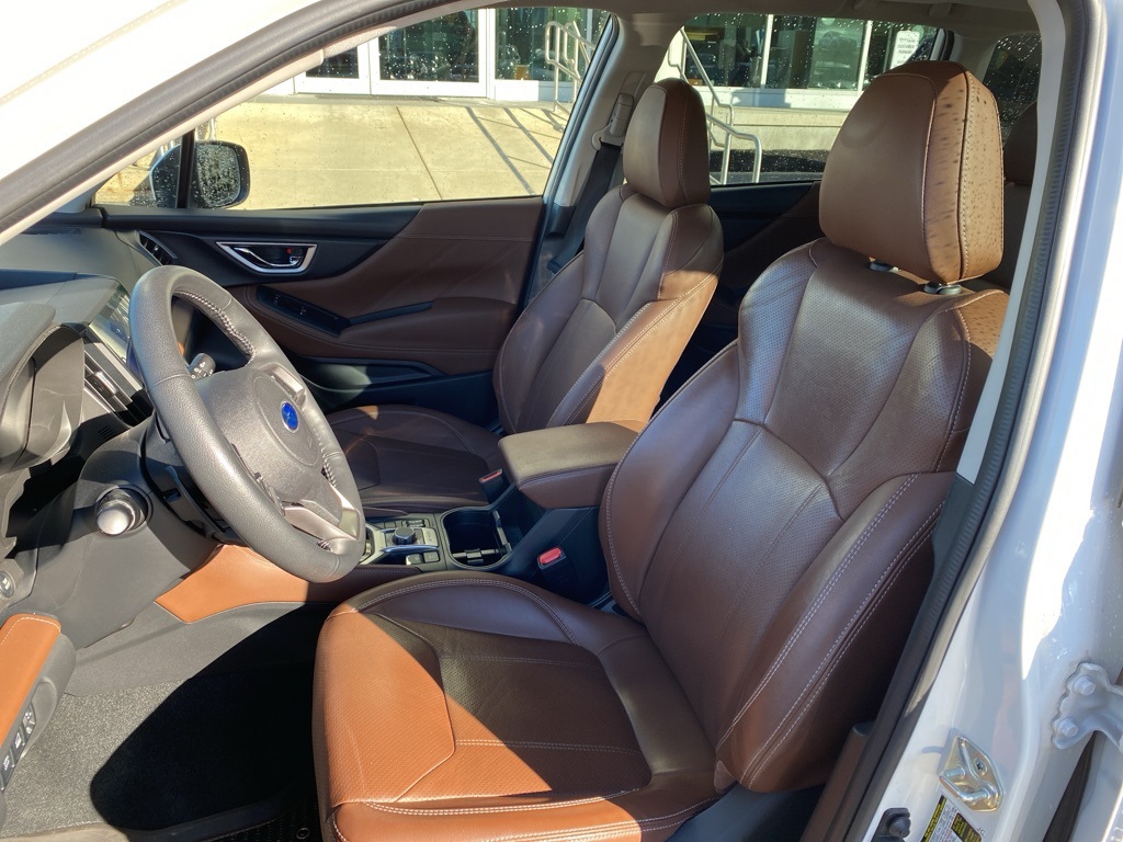 2021 Subaru Forester Touring photo 2