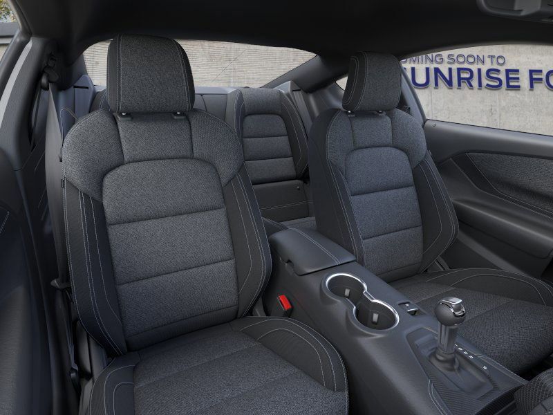 2025 Ford Mustang EcoBoost photo 9