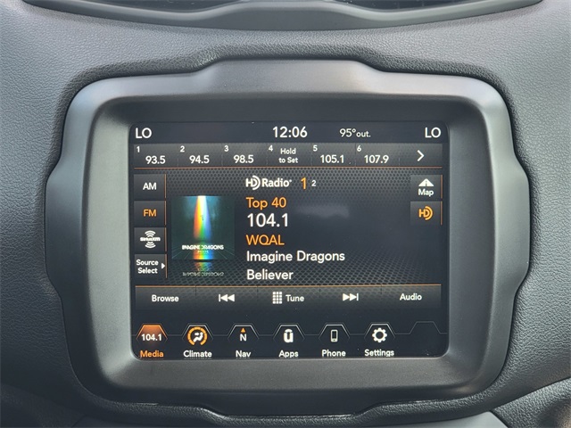 2022 Jeep Renegade Latitude photo 22