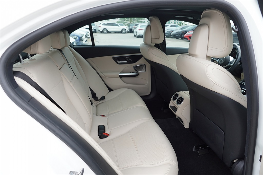 2022 Mercedes Benz C 300 photo 12
