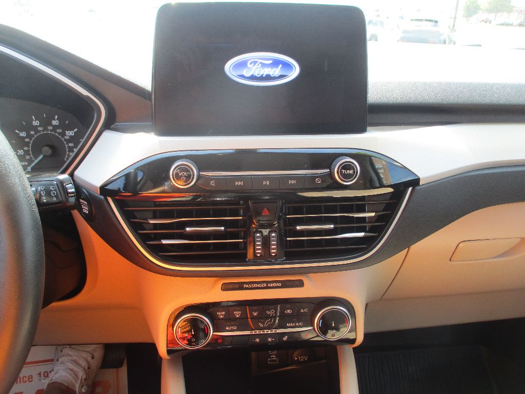 2022 Ford Escape SEL photo 5