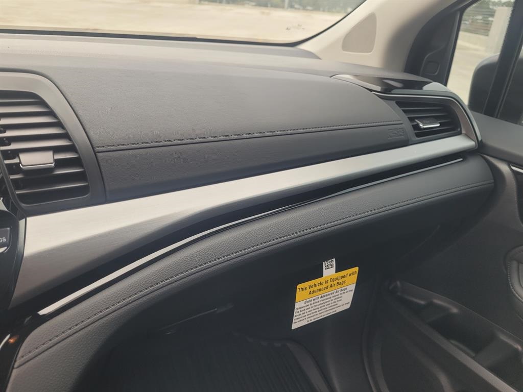 2026 Honda Odyssey Touring photo 12