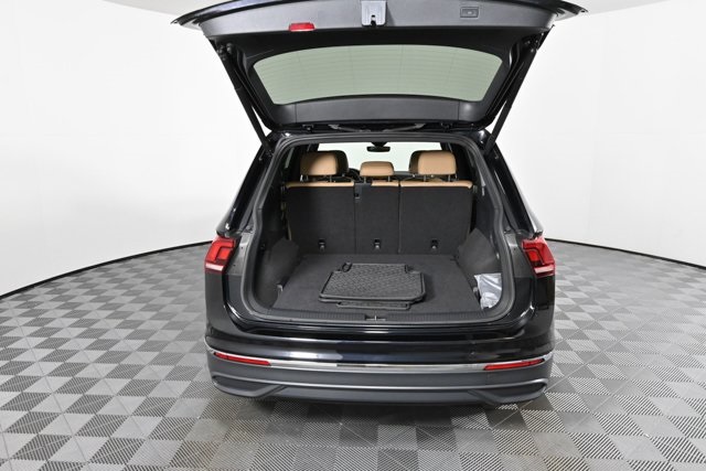 2024 Volkswagen Tiguan SE Wolfsburg Edition photo 11