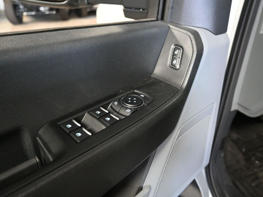 2025 Ford F-550 XL photo 9