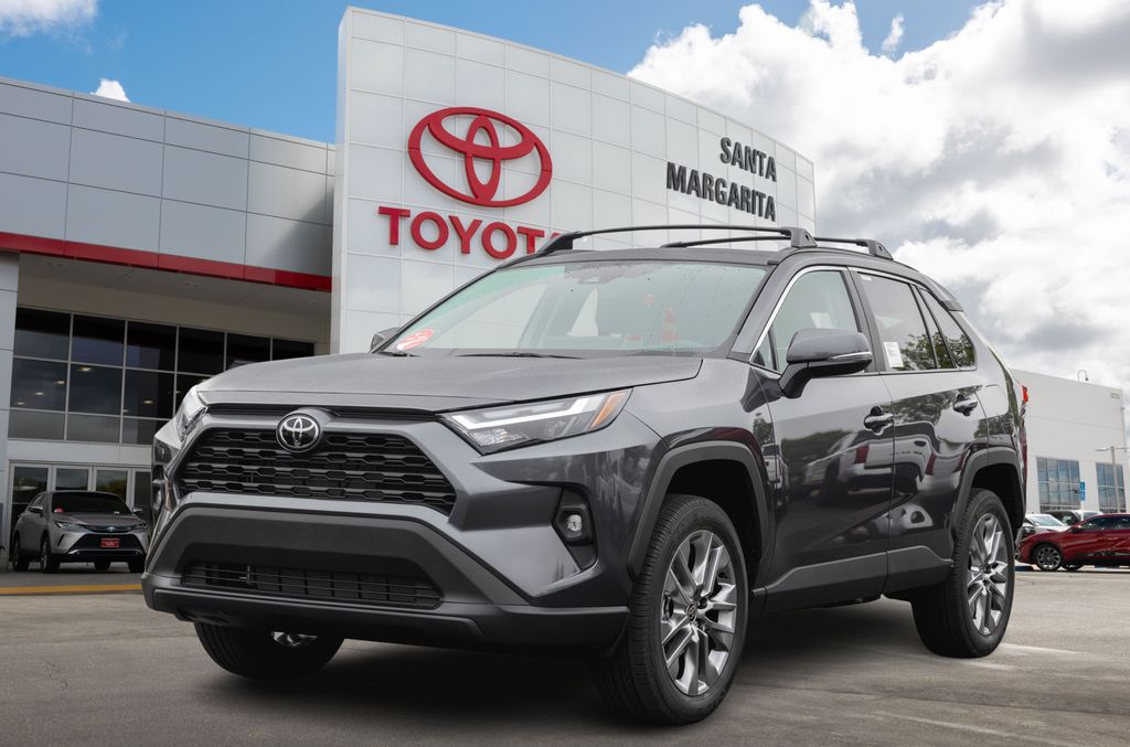 2025 Toyota RAV4 XLE Premium's photo