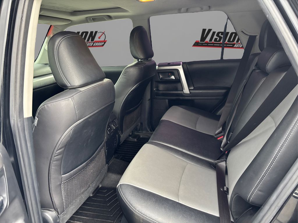 2016 Toyota 4Runner SR5 Premium photo 10