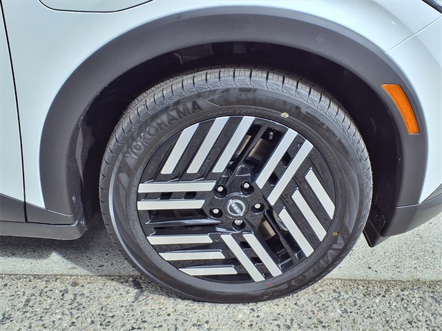 2026 Nissan Leaf SV photo 4