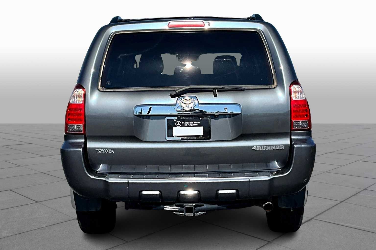 2007 Toyota 4Runner SR5 photo 2
