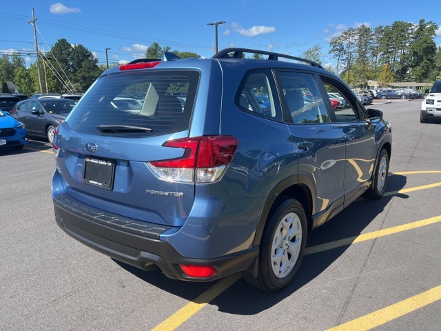 2022 Subaru Forester Base photo 2