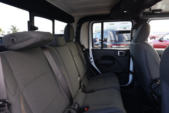 New 2025 Bright White Clear-Coat Exterior Paint Jeep Willys image 16