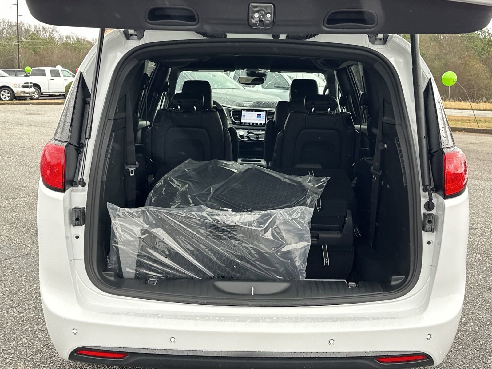 2025 Chrysler Voyager LX photo 19