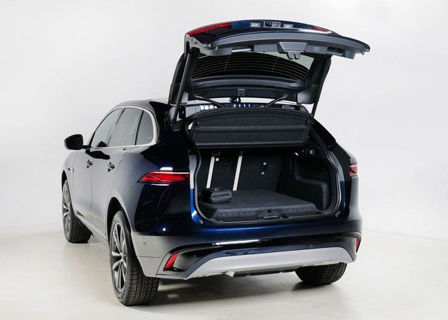 2026 Jaguar F-PACE P250 R-Dynamic S photo 16