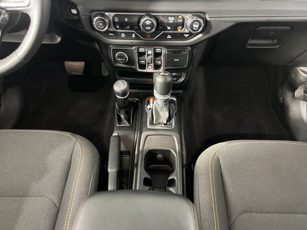 2024 Jeep Wrangler Sahara photo 14