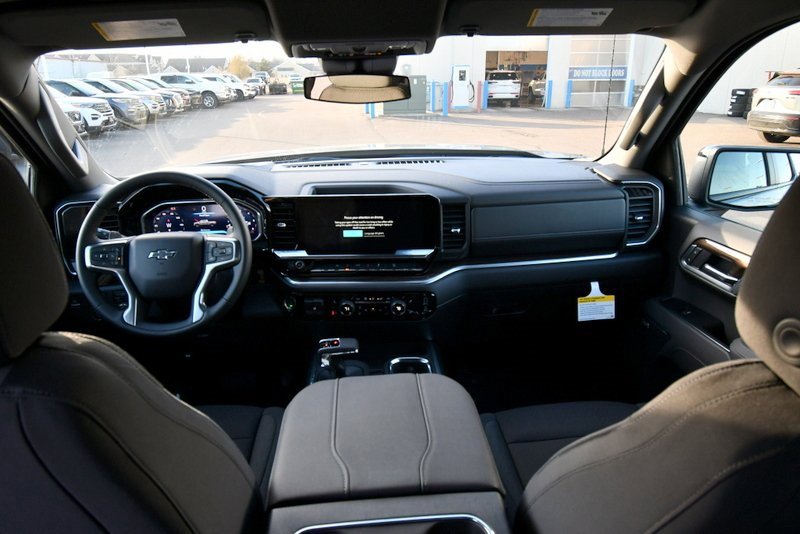 2026 Chevrolet Silverado 1500 RST photo 3