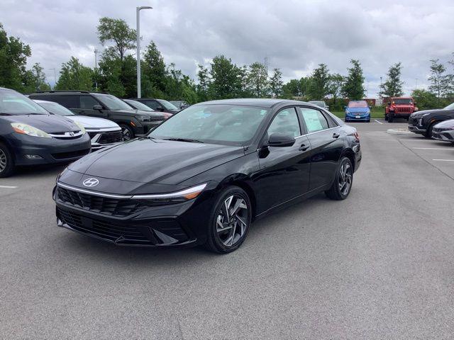 2025 Hyundai Elantra Limited's photo