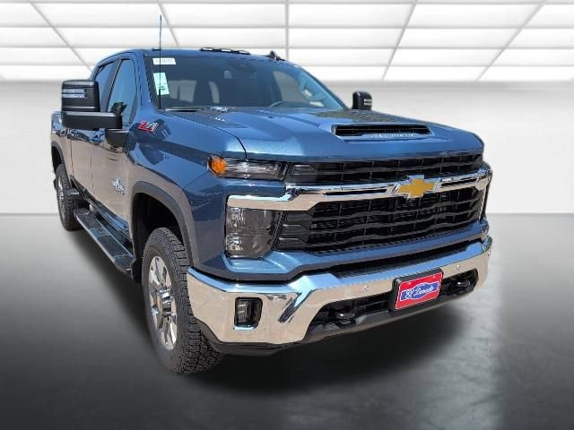 2025 Chevrolet Silverado 2500HD LT's photo