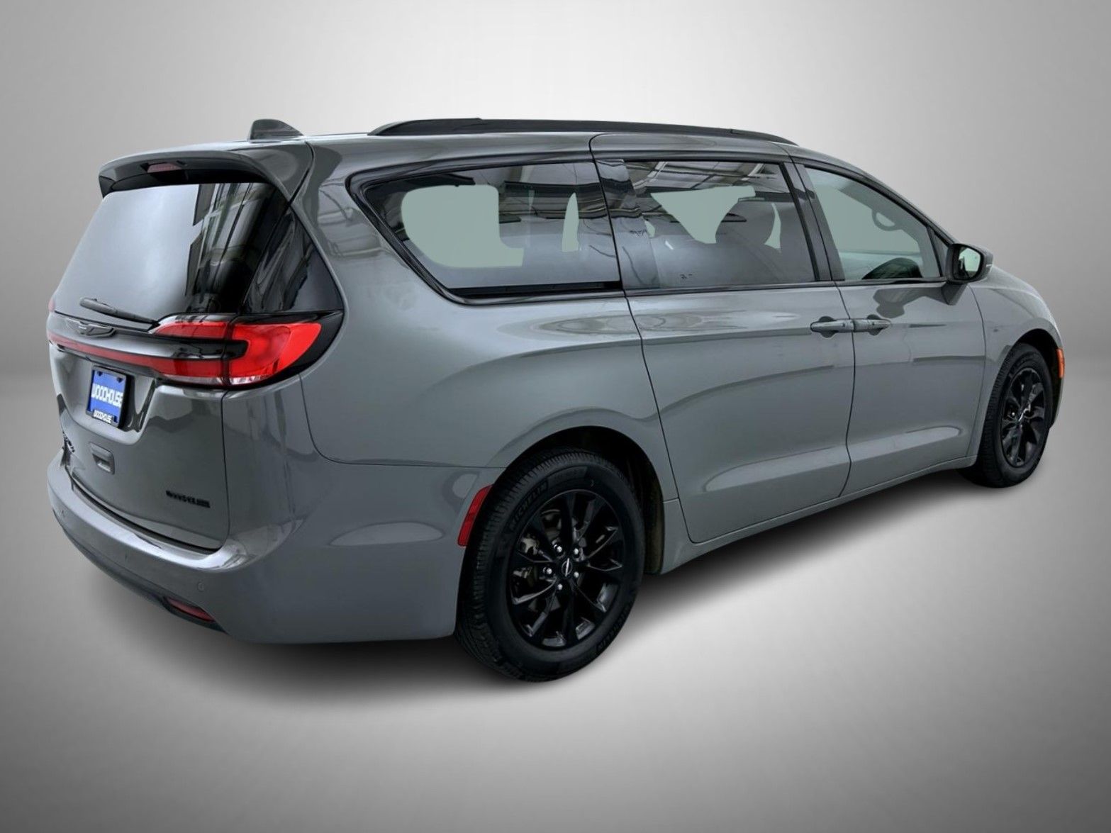 2021 Chrysler Pacifica Touring photo 5