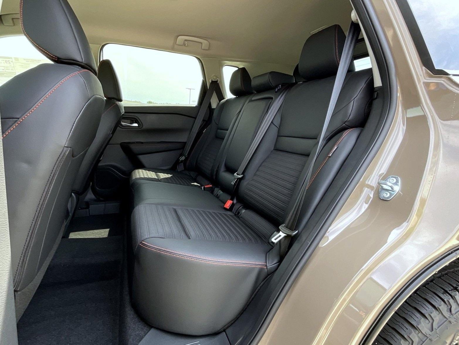 2026 Nissan Rogue AWD photo 11