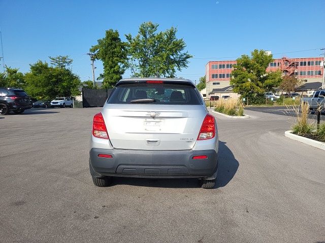 2015 Chevrolet Trax LS photo 2