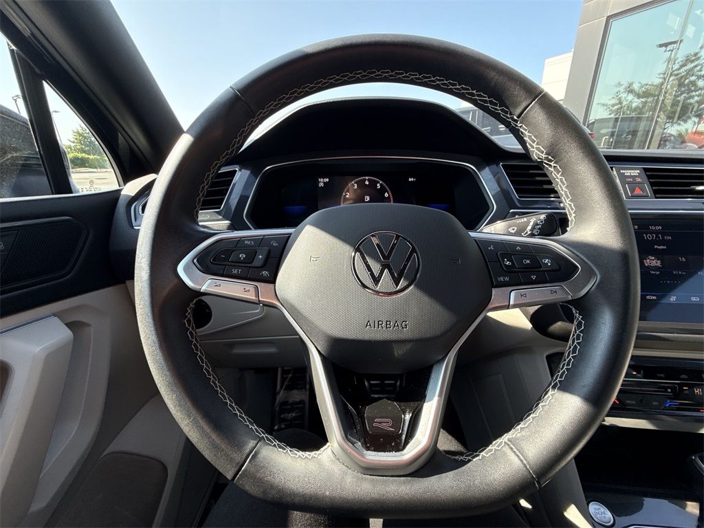 2023 Volkswagen Tiguan SE R-Line Black photo 14