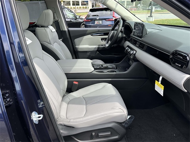 2025 Honda Pilot Touring photo 14