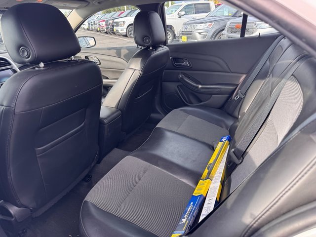 2015 Chevrolet Malibu 2LT photo 3