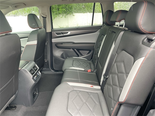 2025 Volkswagen Atlas Peak Edition SE photo 40
