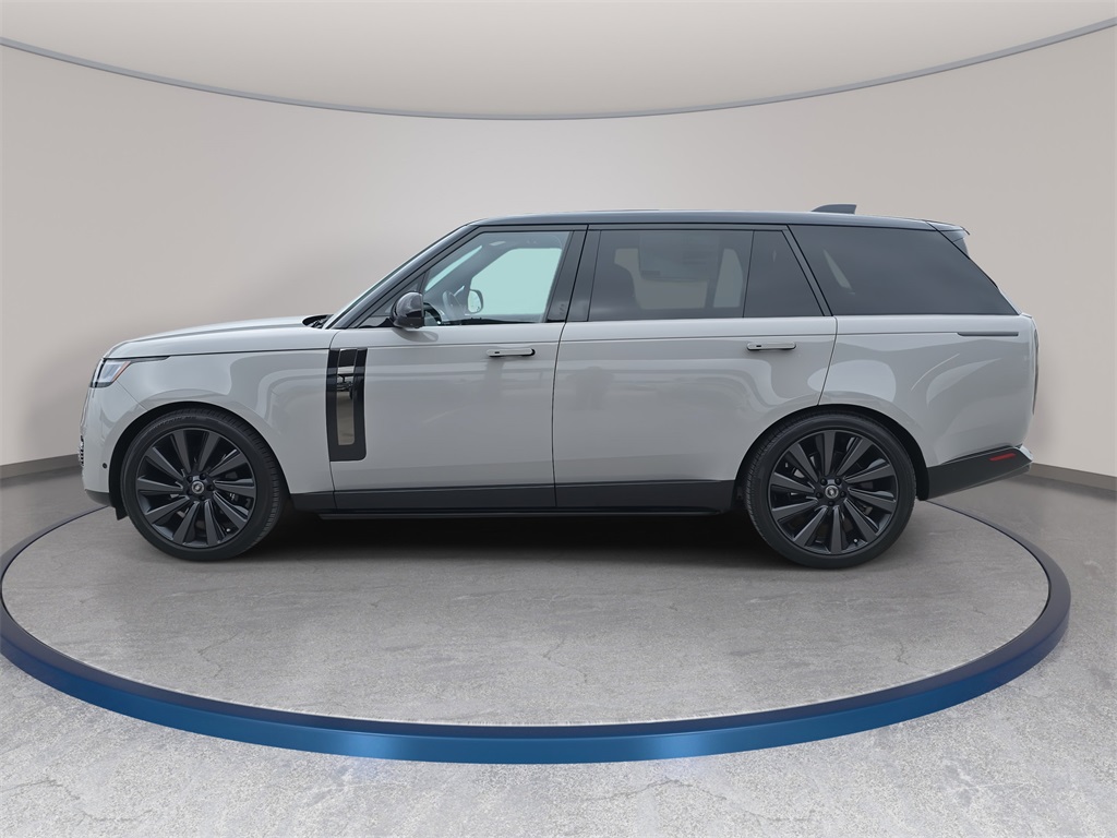 2025 Land Rover Range Rover SV photo 6