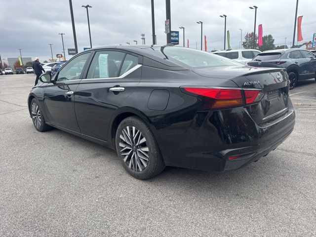 2024 Nissan Altima 2.5 SV photo 2