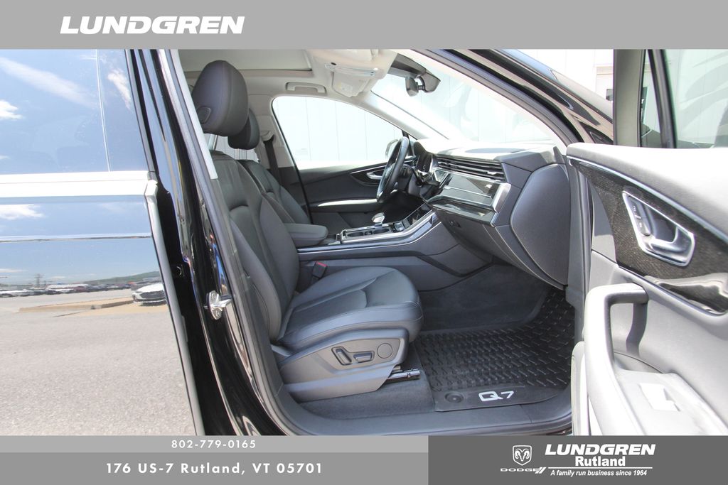 2022 Audi Q7 55 Premium Plus photo 9