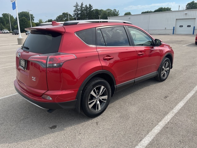 2017 Toyota RAV4 XLE photo 14