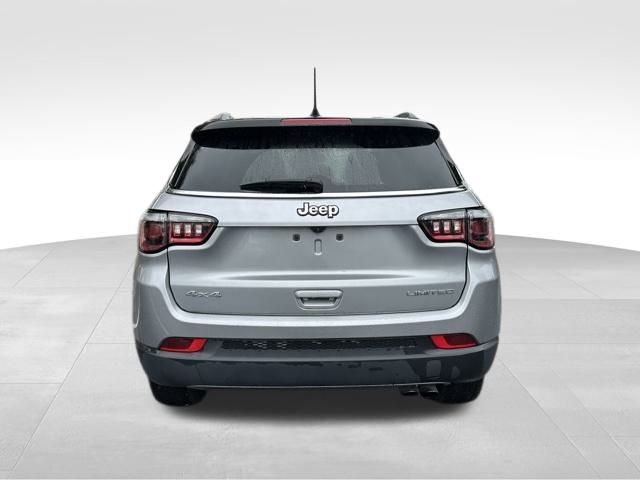 2022 Jeep Compass Limited photo 5