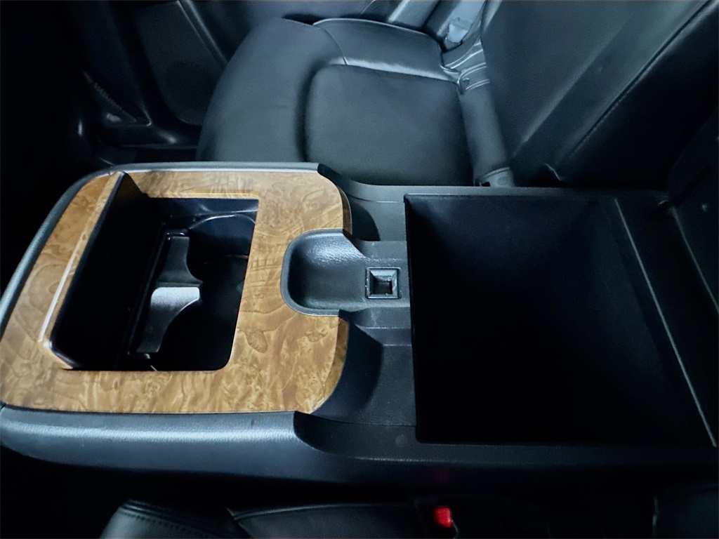 2023 Nissan Armada SL photo 16