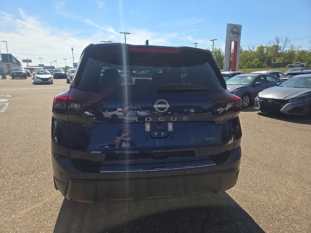2026 Nissan Rogue SV photo 5