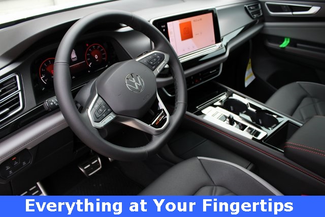 2025 Volkswagen Atlas Peak Edition SE photo 2