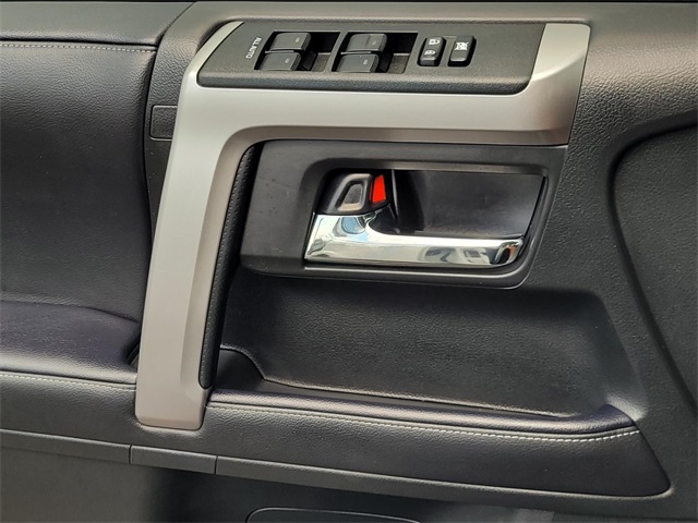 2022 Toyota 4Runner SR5 Premium photo 19