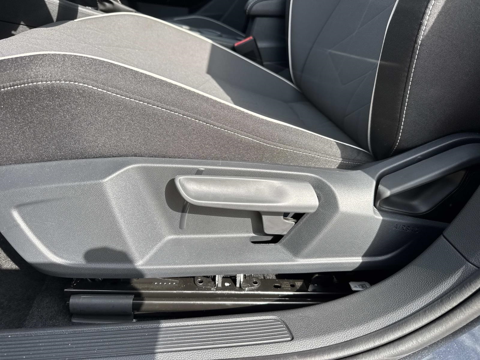 2026 Volkswagen Jetta 1.5T Sport photo 8