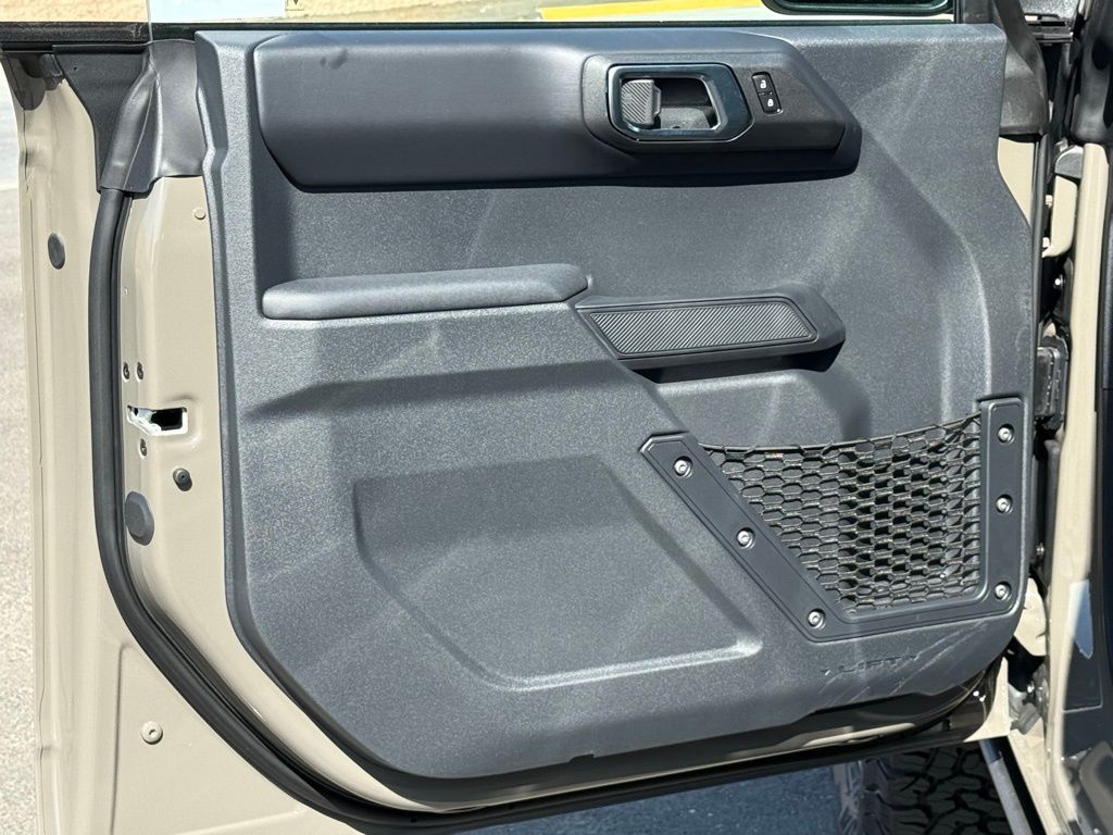 2025 Ford Bronco Badlands photo 18