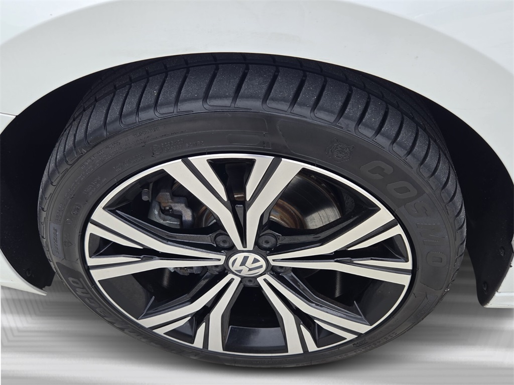 2022 Volkswagen Passat 2.0T SE photo 6