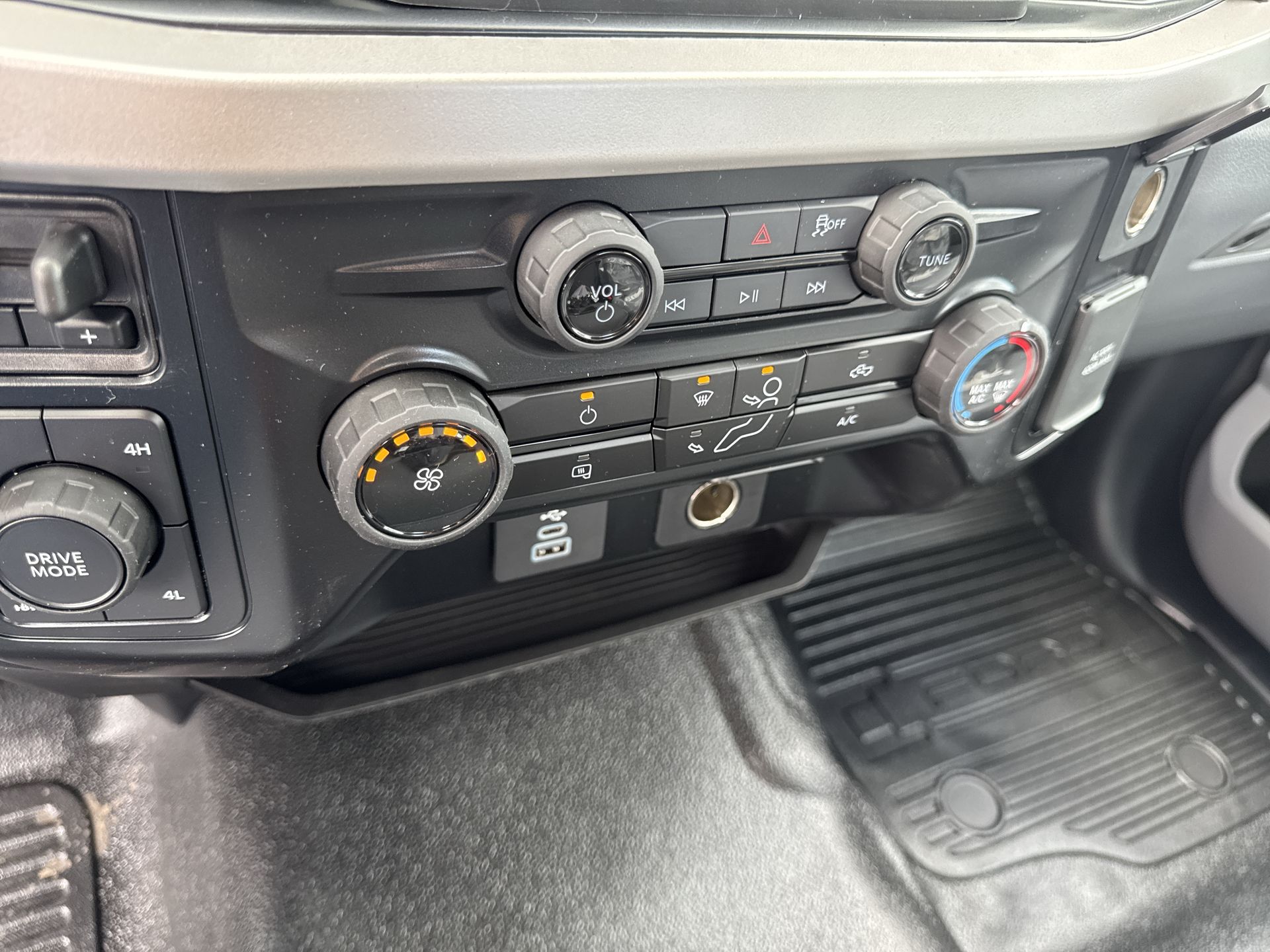 2025 Ford F-250 XL photo 10