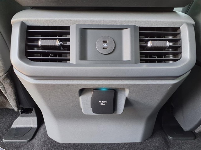 2025 Ford F-150 Lightning photo 6